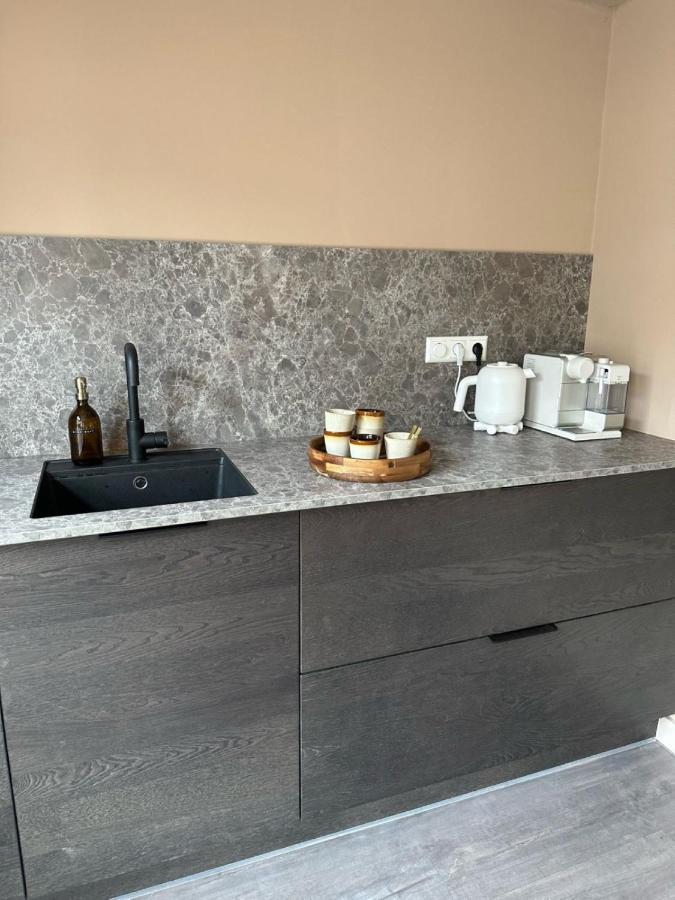 Bed Bij Bistro Apartment Medemblik Bagian luar foto